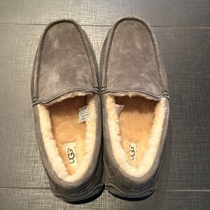 UGG Men’s Ascot Slipper